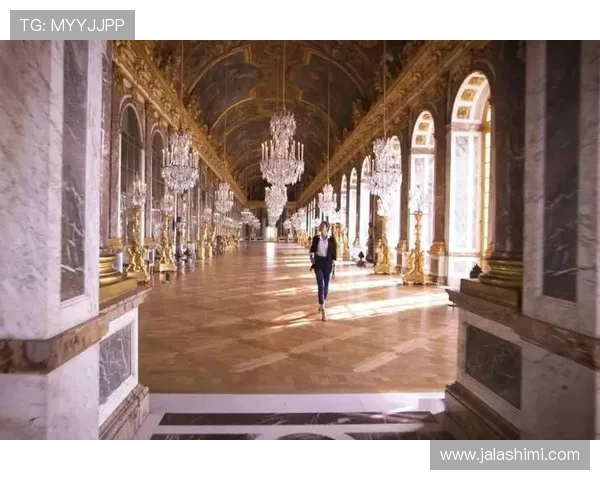 皇家真人：高清逼真的虚拟场景带你沉浸式享受皇室娱乐盛宴